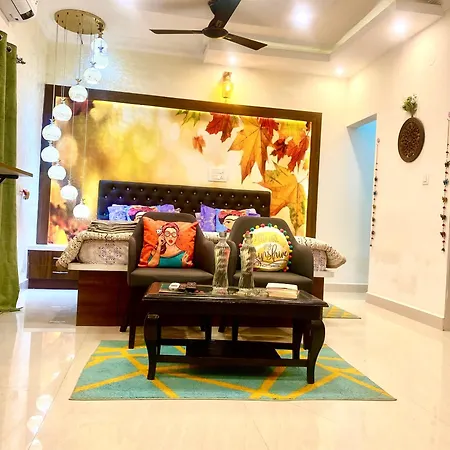 Premium Pent House With Hot Bath Tub Near Ecity - Luxe King Size Bed With Large Sitout Area
